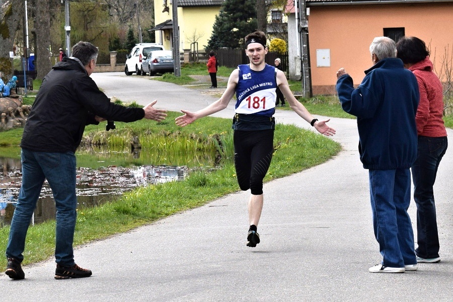 2016-05-01_900_329_b